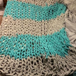 Chunky knit blanket